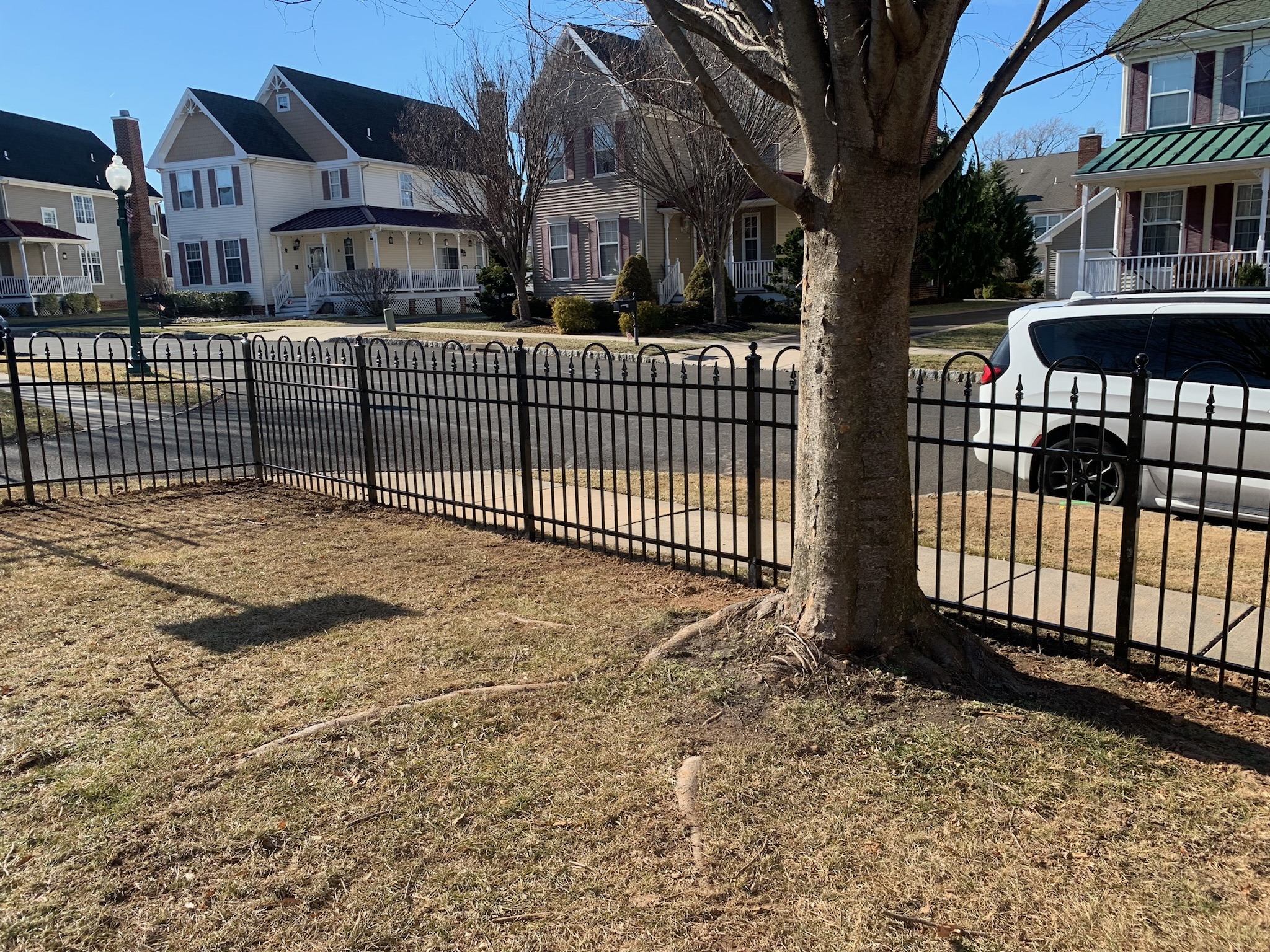 Bronze aluminum fence