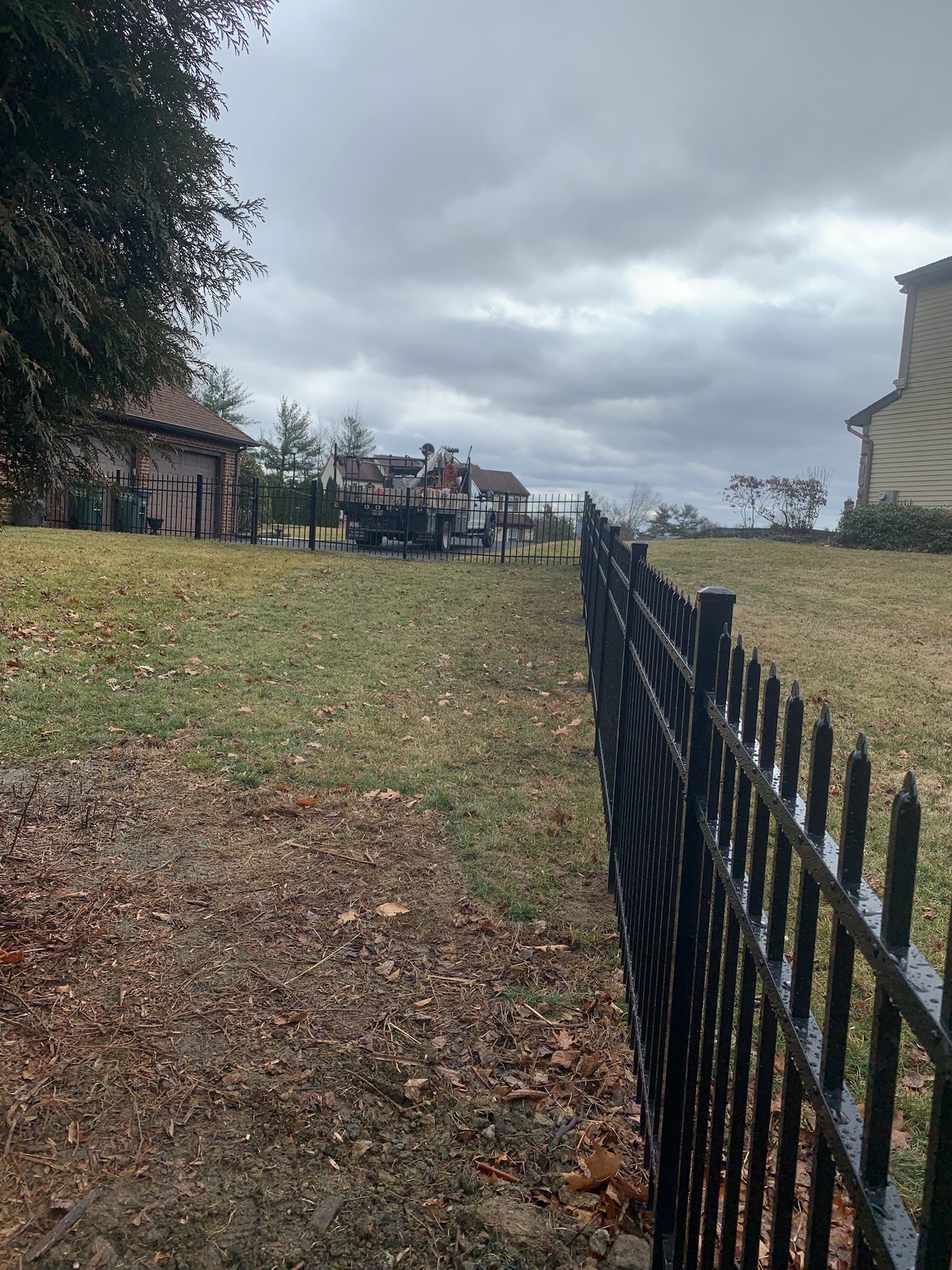 Aluminum fence photo 9