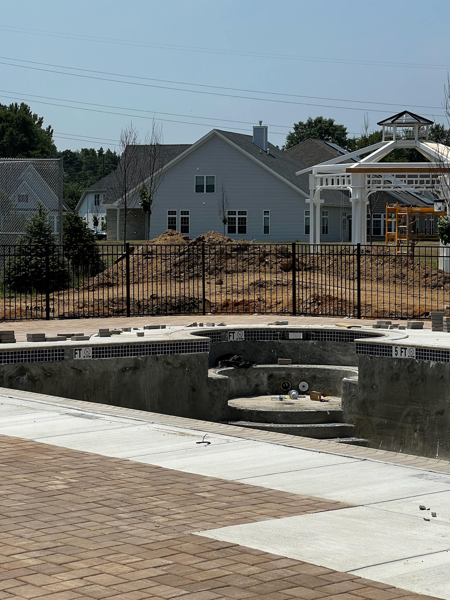 Aluminum fence photo 7
