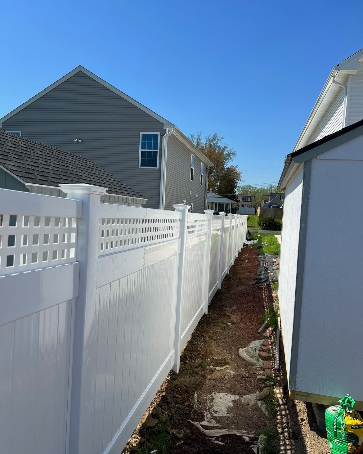 Vinyl fence photo 16