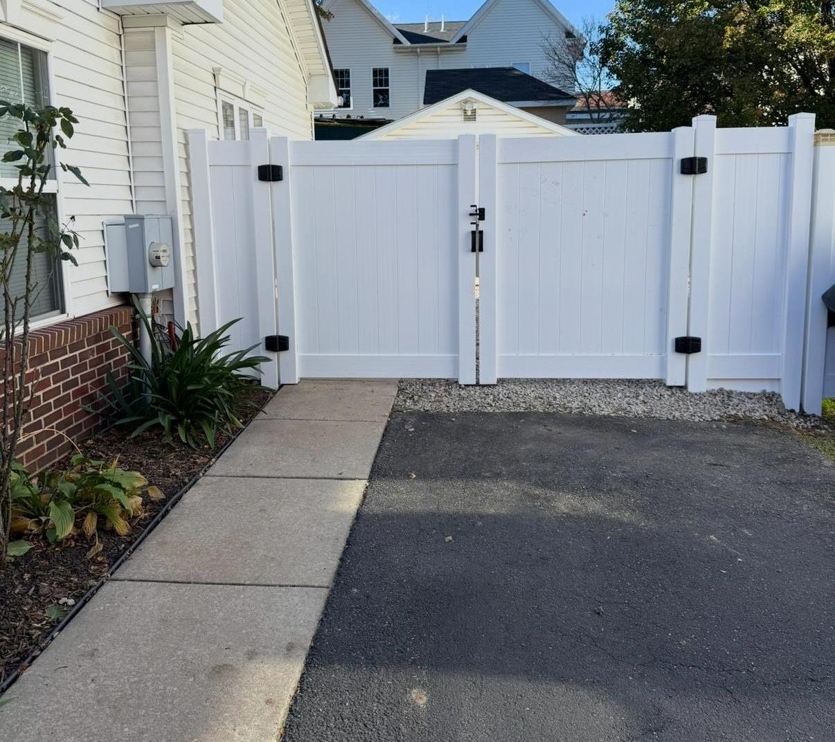 Vinyl fence photo 13