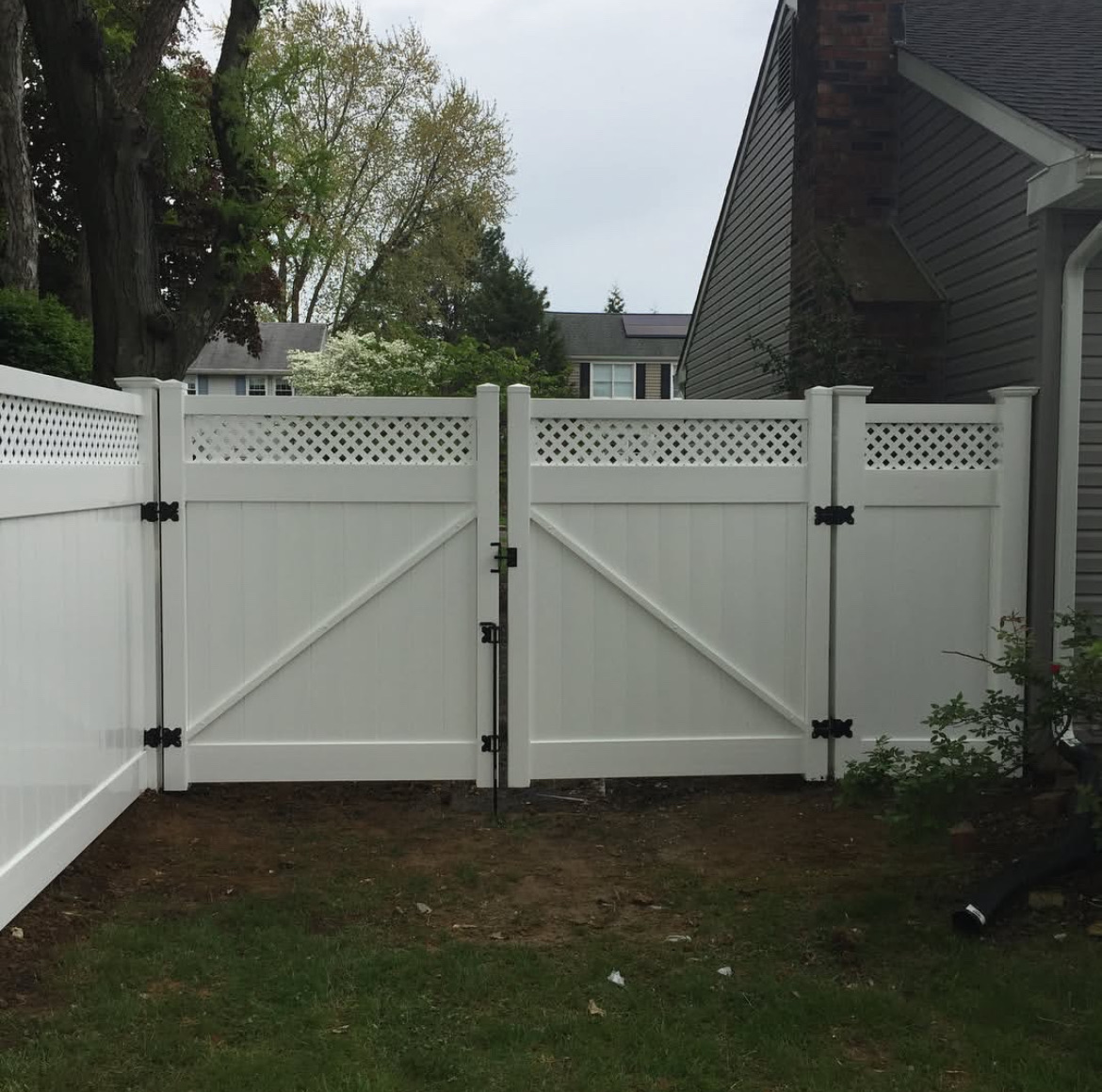 Vinyl fence photo 14