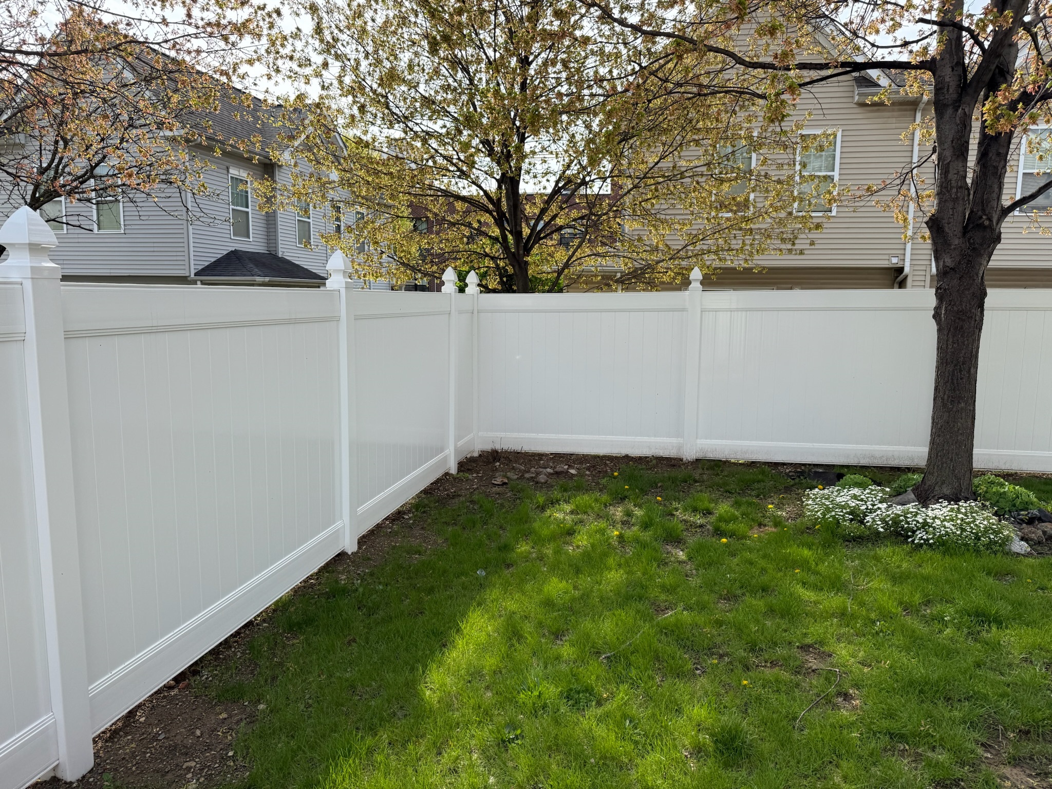 Vinyl fence photo 1