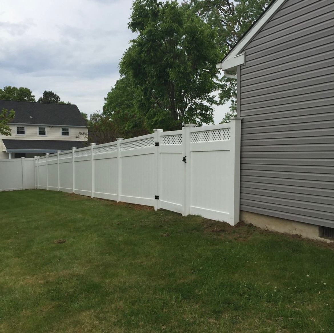 White vinyl privacy fence