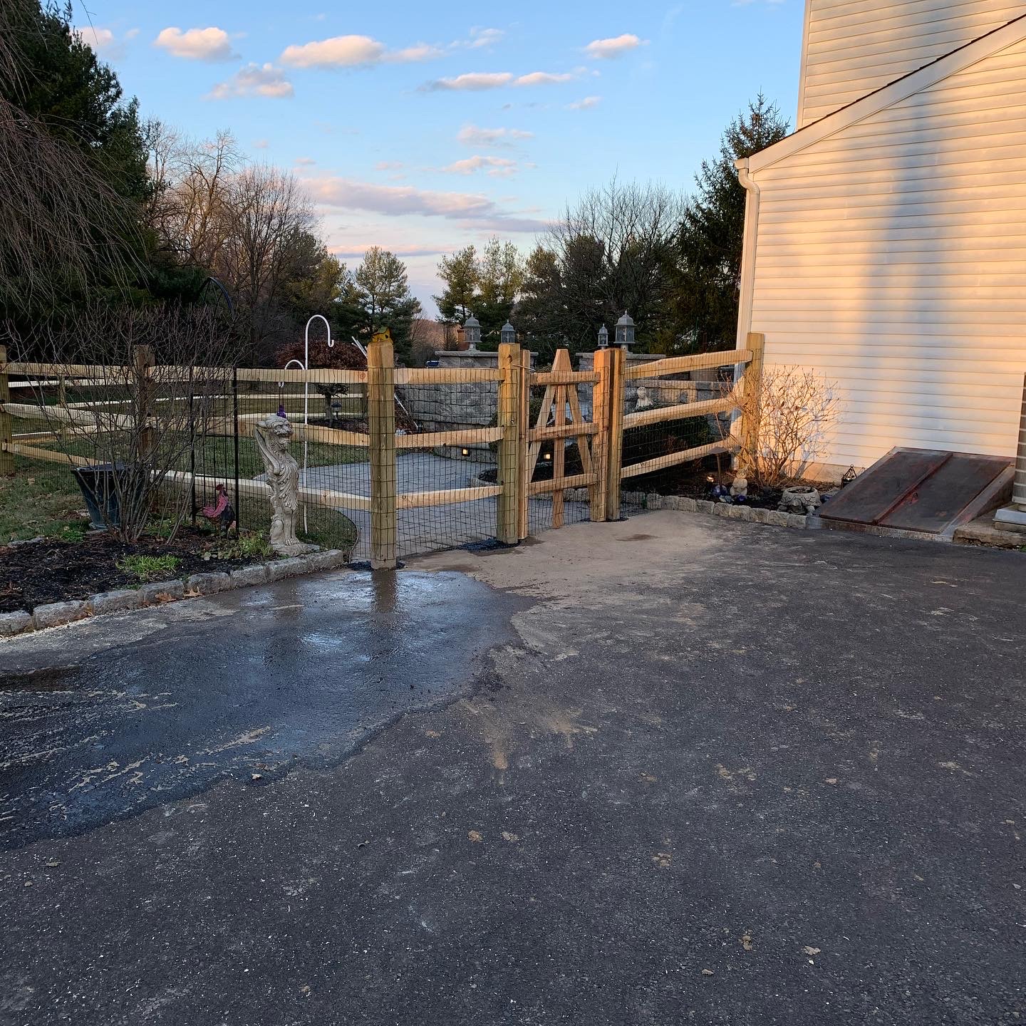 Arched wood double gate